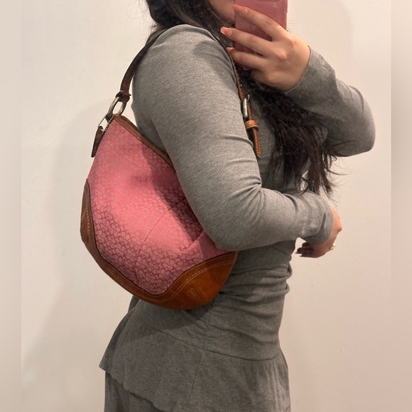 Pink Signature Y2K Coach Bag🍒 - Picture 10 of 12